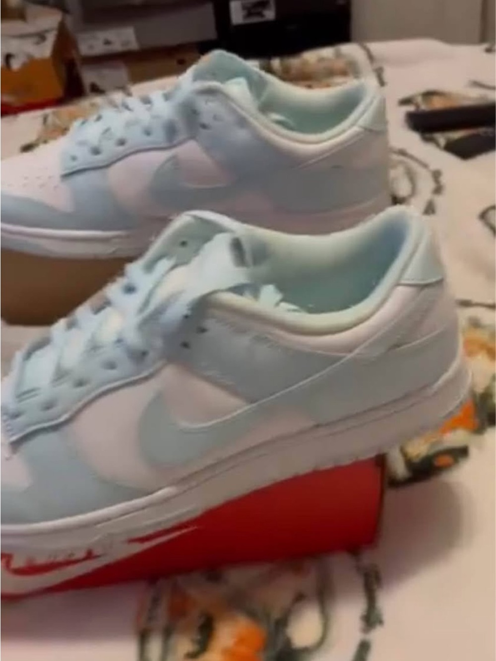 Men’s Nike dunk Low-Top Sneakers in glacier Blue and White - Picture 4 of 7